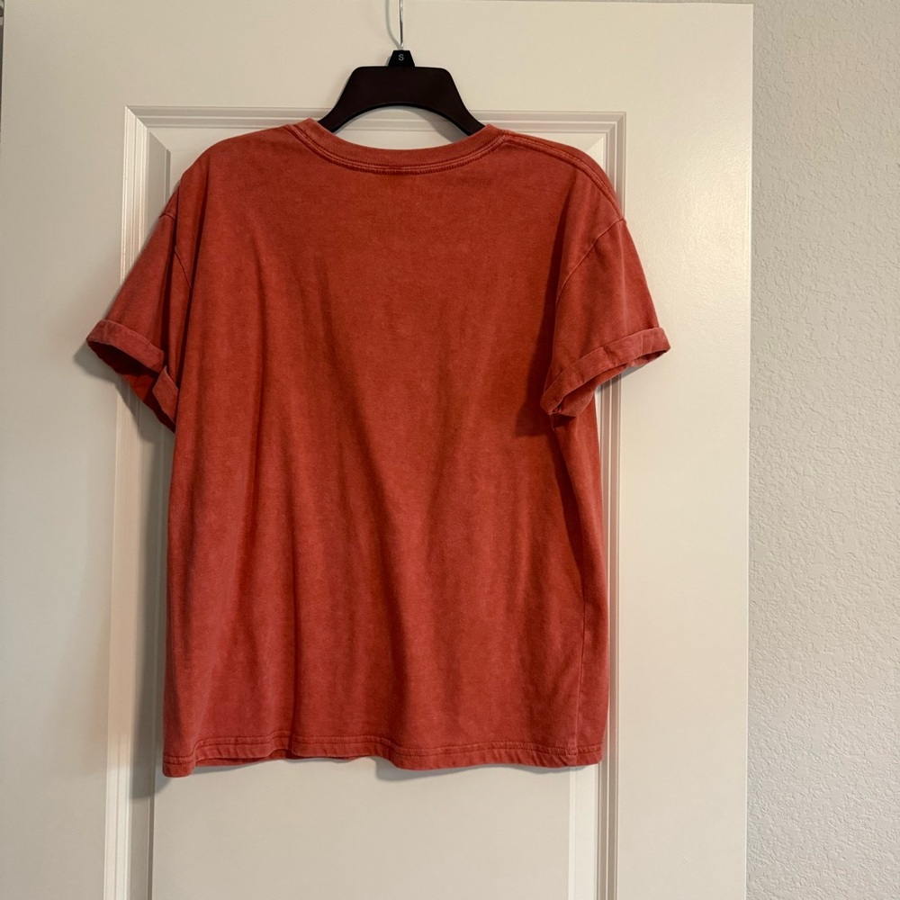 ORANGE GRAPHIC TEE SIZE LARGE - Picture 2 of 3